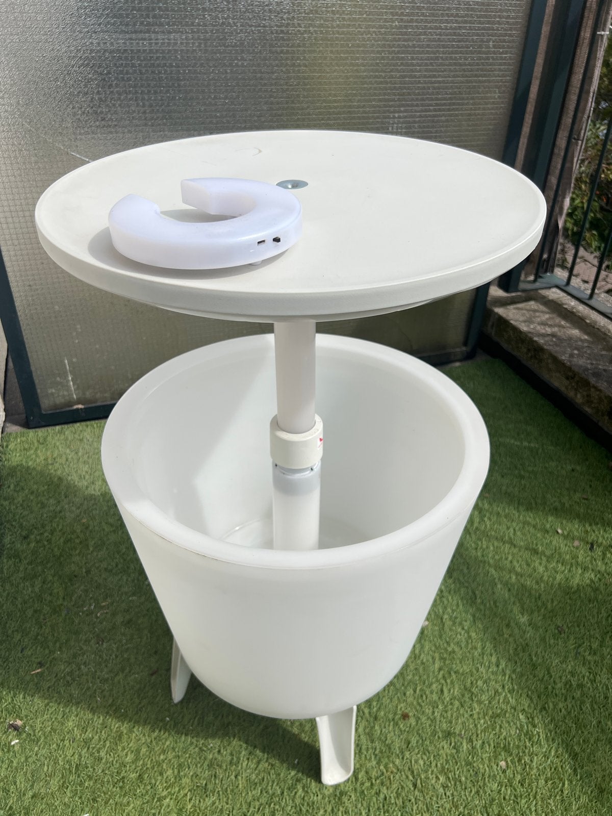 Keter bijzettafel koeler en LED-verlichting coolbox, Ophalen, Gebruikt, Rond, Kunststof