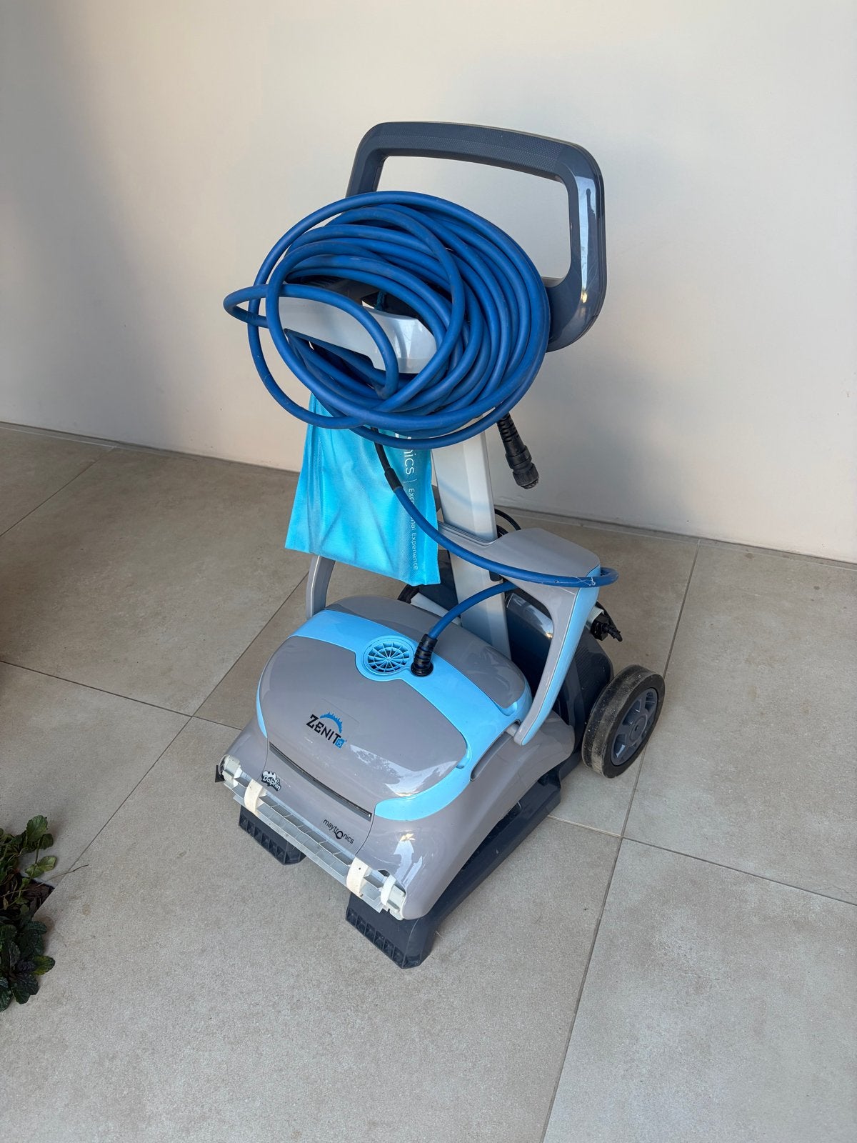 Dolphin Zenit 15 Zwembadrobot - Zo goed als nieuw, Minder dan 80 cm, Overige typen, Ophalen of Verzenden, Minder dan 200 cm