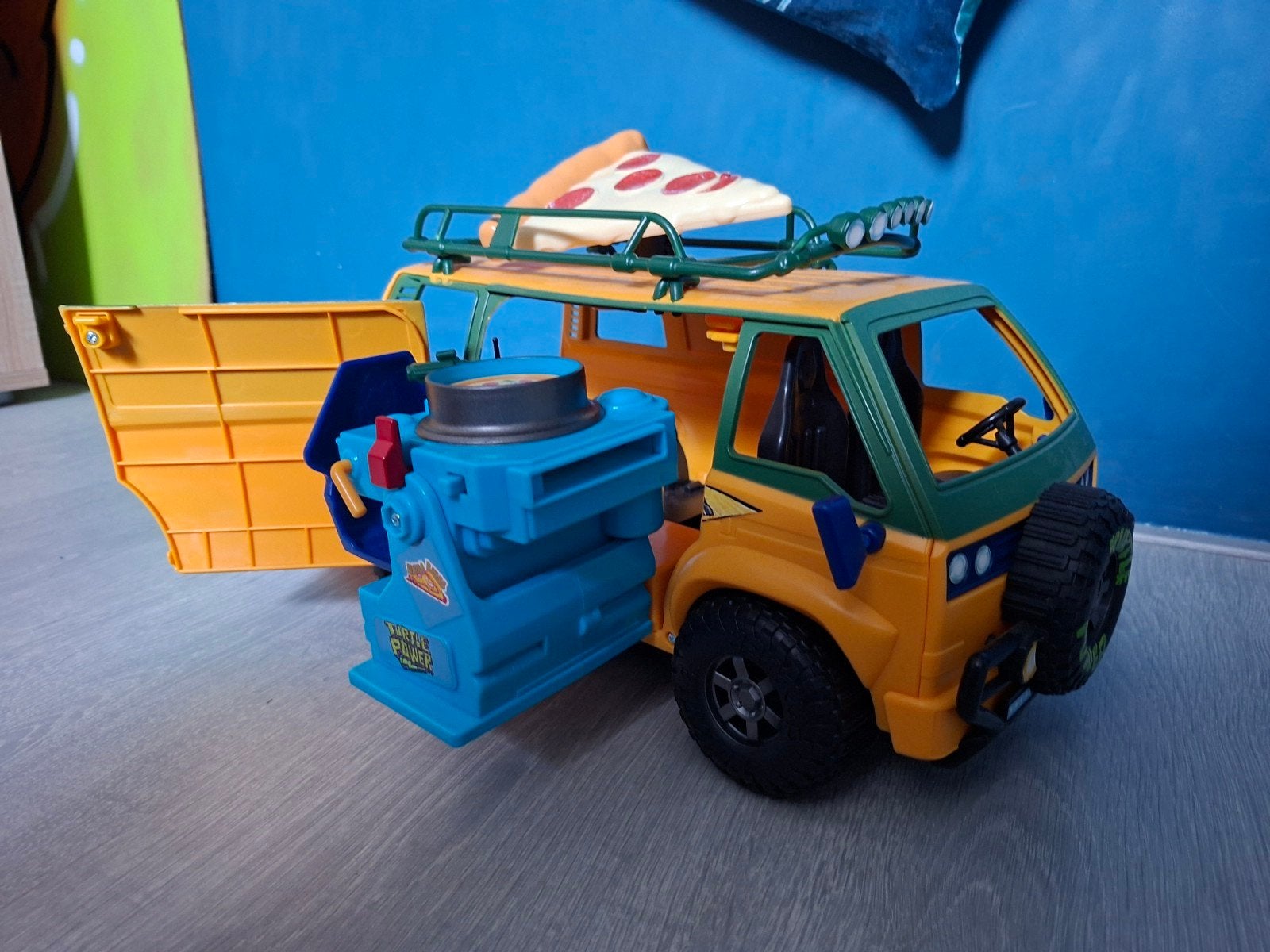 Compleet Teenage Mutant Ninja Turtles set met bus en figuren, Ophalen, Zo goed als nieuw