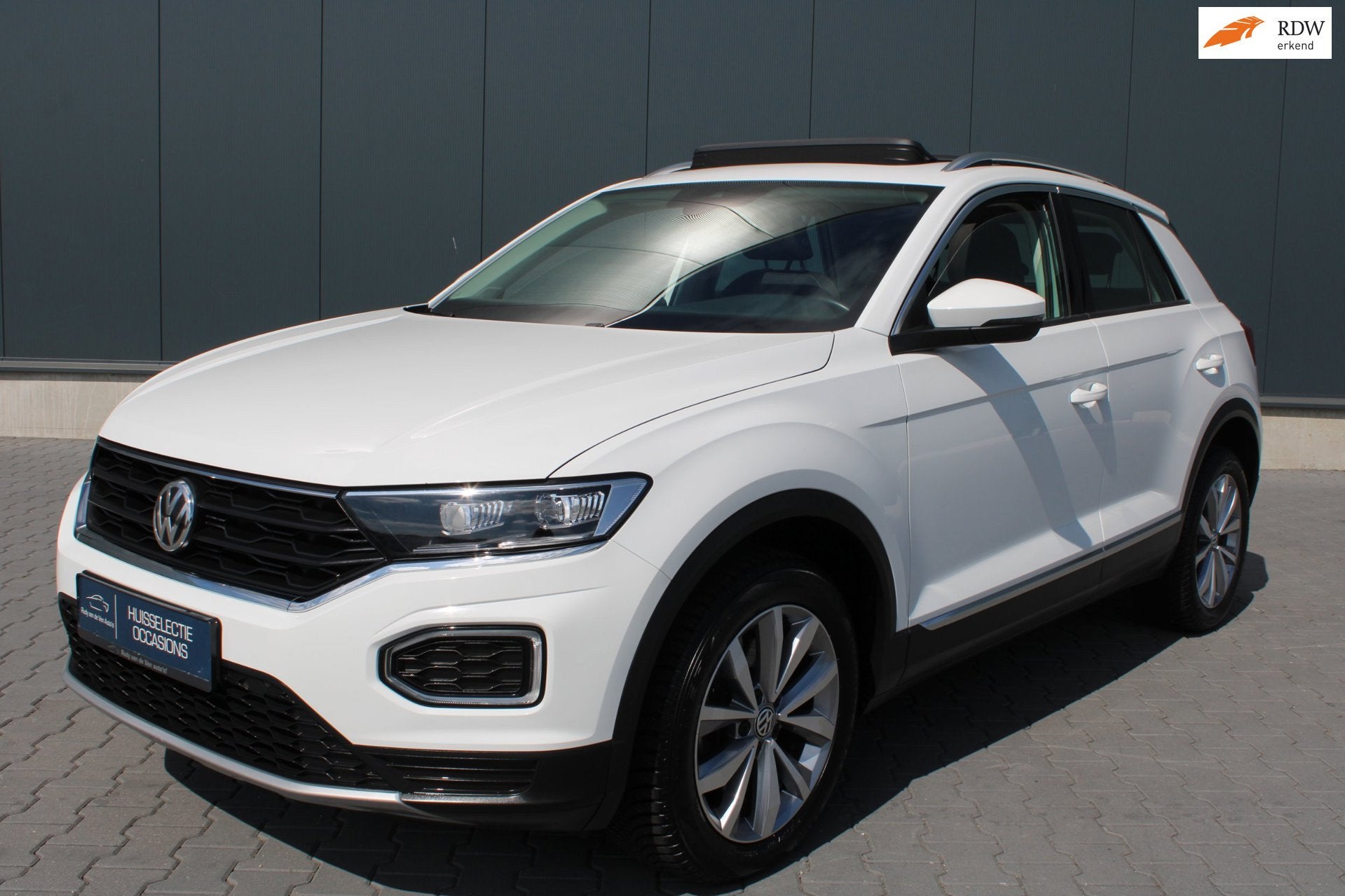 Volkswagen T-ROC 1.5 TSI ACT SPORT & Style TREKHAAK SCHUIFDA, Auto's, Voorwielaandrijving, Stof, Zwart, 4 cilinders