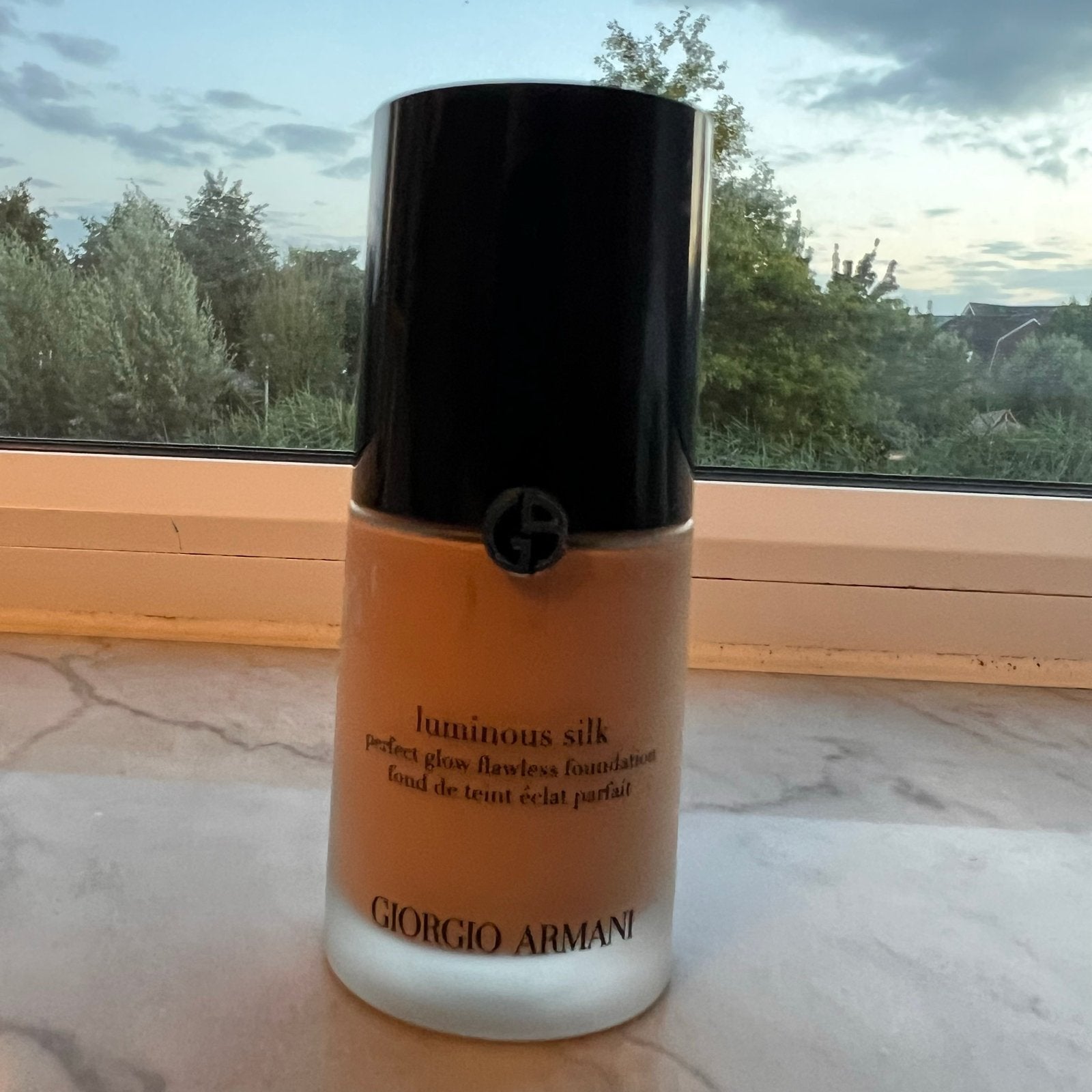Armani Luminous Silk Foundation 4.5, Sieraden, Tassen en Uiterlijk, Uiterlijk | Cosmetica en Make-up, Gebruikt, Gehele gezicht