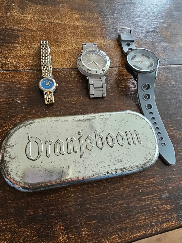 Horloges, oranjeboom, Nike, ikki, quartz, Ophalen of Verzenden