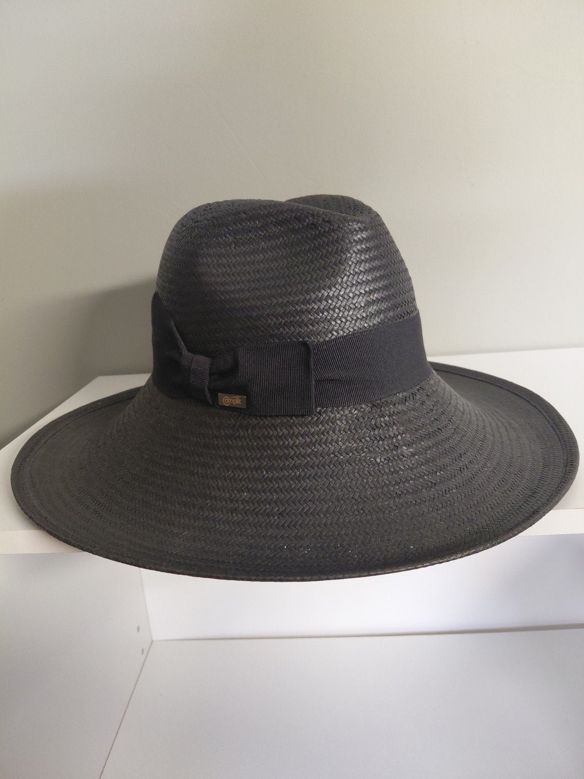 chique zwarte hoed Complit, Ophalen of Verzenden, Zo goed als nieuw, One size fits all