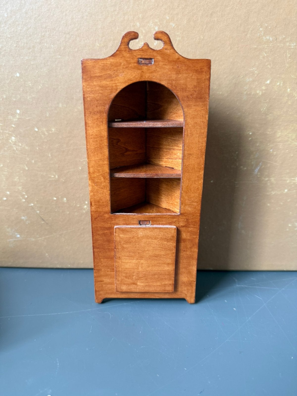 Kast hoekkast - hxbxd 19.7x8x5cm - hout, Ophalen of Verzenden, Zo goed als nieuw, Poppenhuis