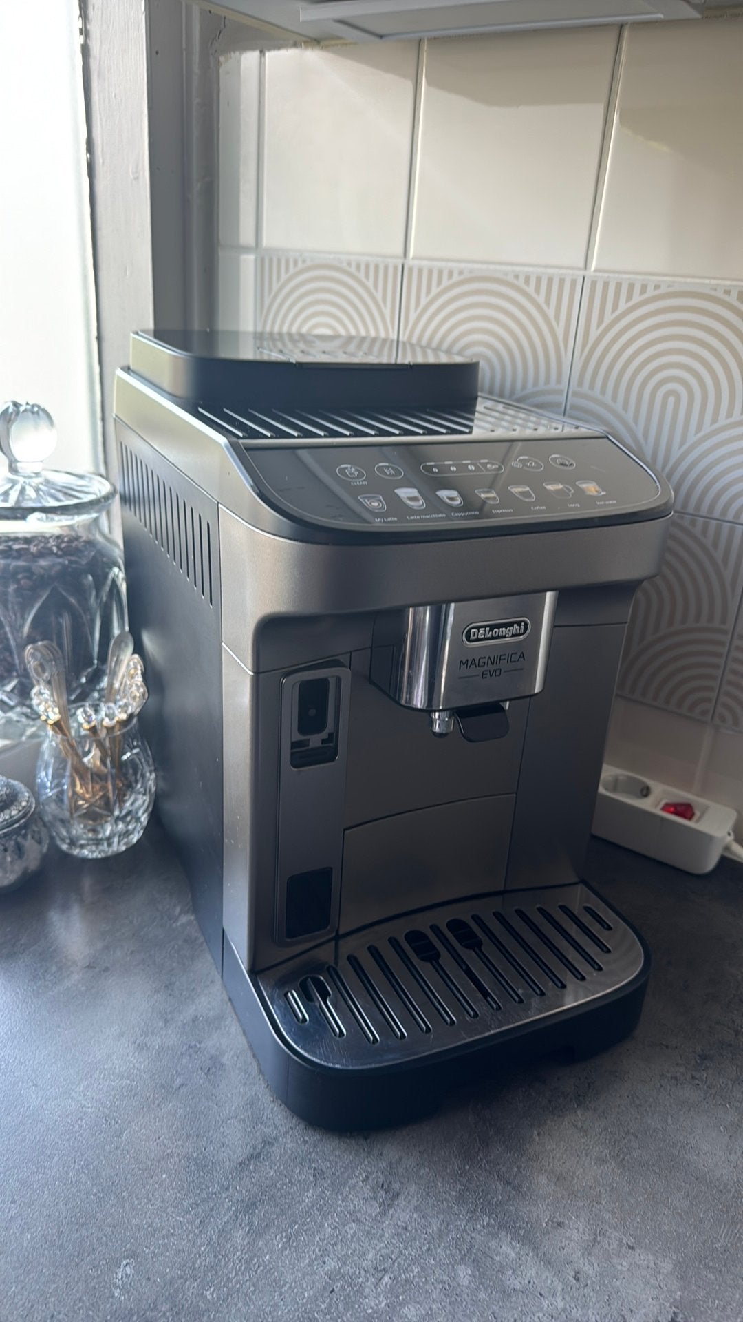 Delonghi magnifica evo, Ophalen, Zo goed als nieuw, Koffiemachine