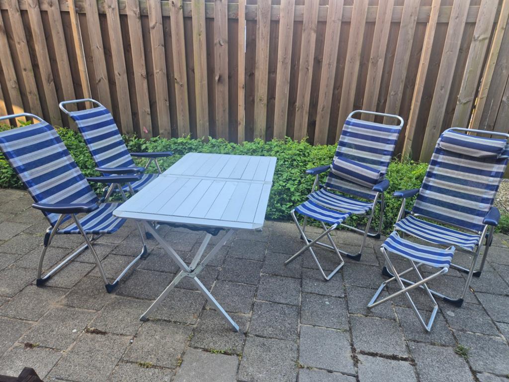 Camping tafel en stoelen, Caravans en Kamperen, Kampeermeubelen, Ophalen of Verzenden, Campingstoel