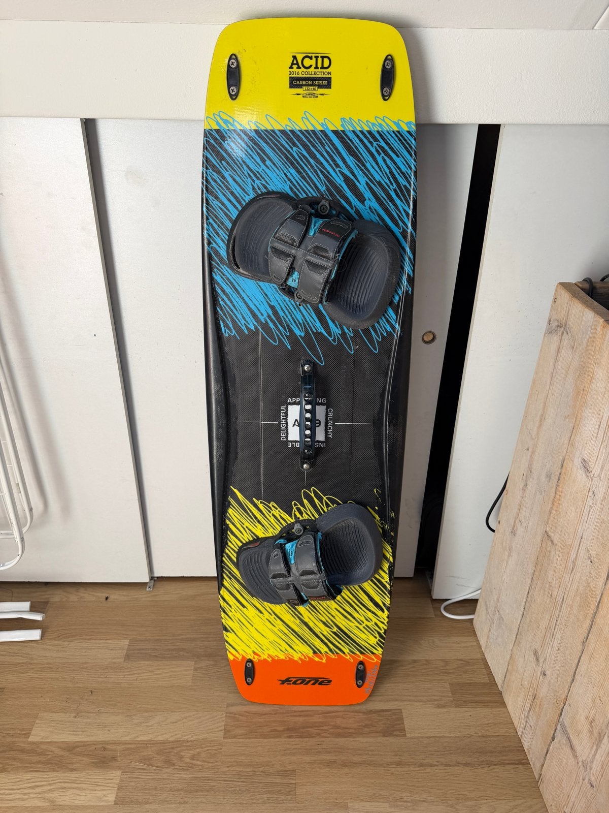 F-One Trax Acid Kitesurfboard - Freestyle/Freeride Twintip, Watersport en Boten, Kitesurfen, Ophalen, Gebruikt, Twintip, Kiteboard