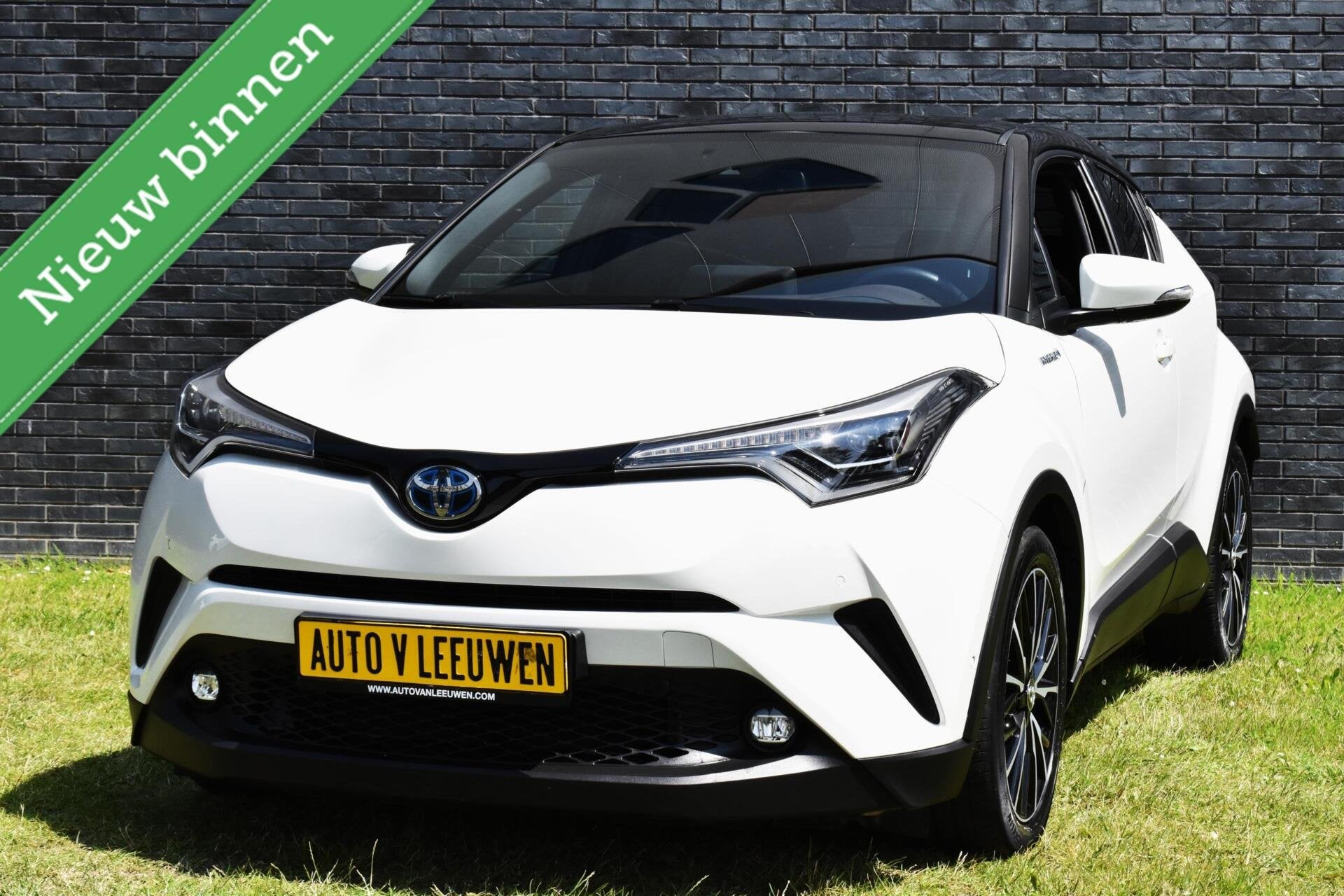 Toyota C-HR 1.8 Hybrid Executive MATRIX/LED/CAMERA/VOL MET O, Auto's, Euro 6, 4 cilinders, Met garantie (alle), Leder