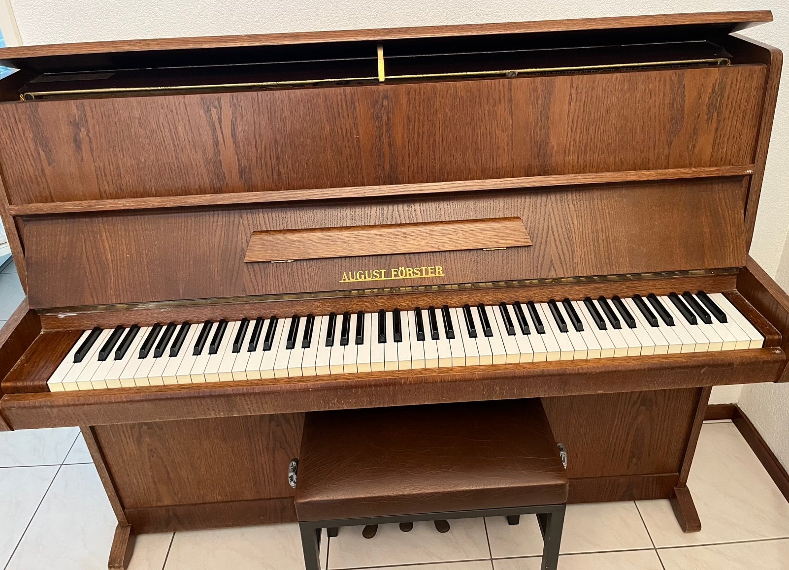 August Förster piano, inclusief originele kruk, Ophalen, Zo goed als nieuw