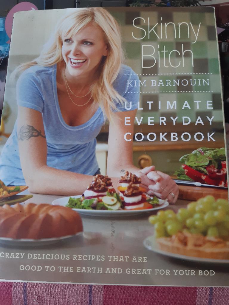 Kim barnouin:skinny bitch ultimate everyday cookbook hardcov, Boeken, Kookboeken, Ophalen, Gelezen, Kim barnouin, Overige gebieden