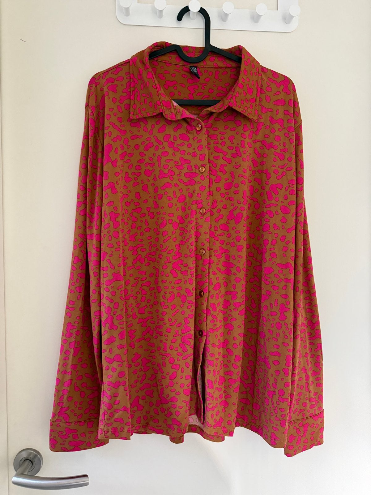 Blouse met panterprint - Maat 46/48, Kleding | Dames, Ophalen of Verzenden, Zo goed als nieuw, Maat 46/48 (XL) of groter, Bruin