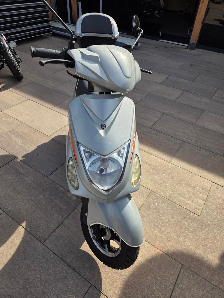 IVA Jet 50cc Scooter - Zilverkleurig met Topkoffer, Gebruikt, Benzine, Ophalen, Overige merken