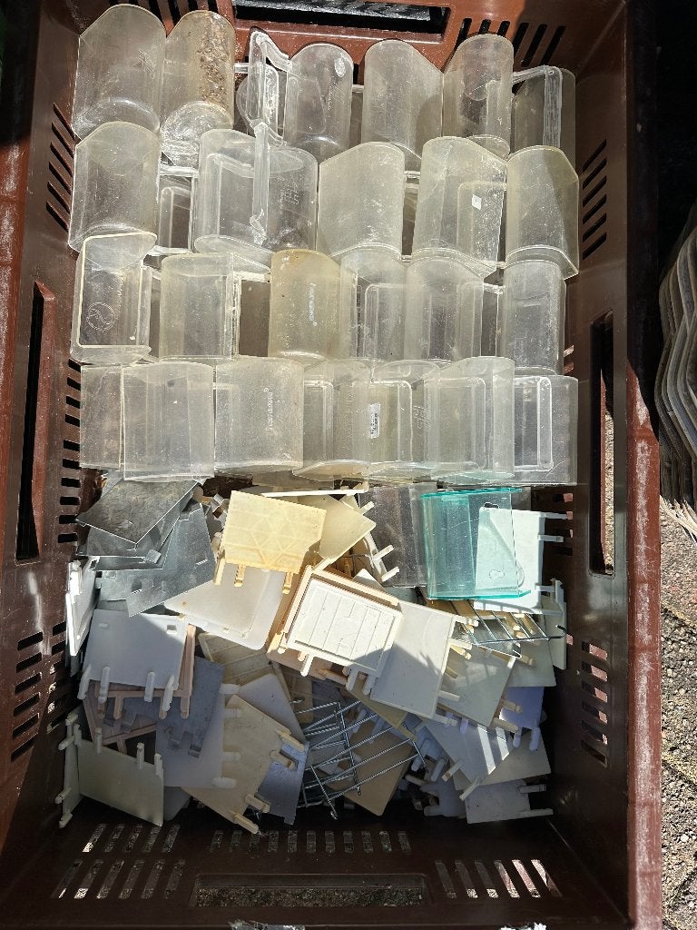 Voerbakjes en klepjes, Ophalen of Verzenden, Kooi-accessoires