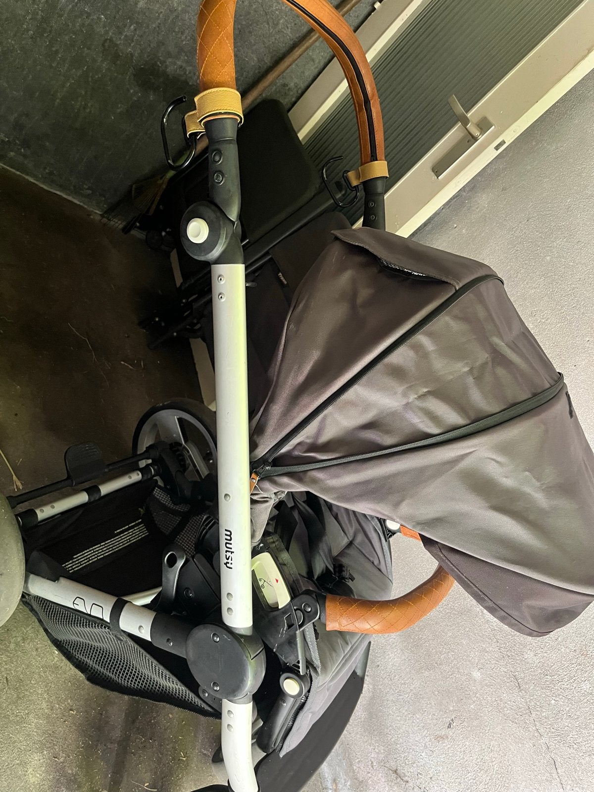 Complete Mutsy kinderwagen met reiswieg en Maxi-Cosi adapter, Ophalen, Zo goed als nieuw, Combiwagen, Mutsy