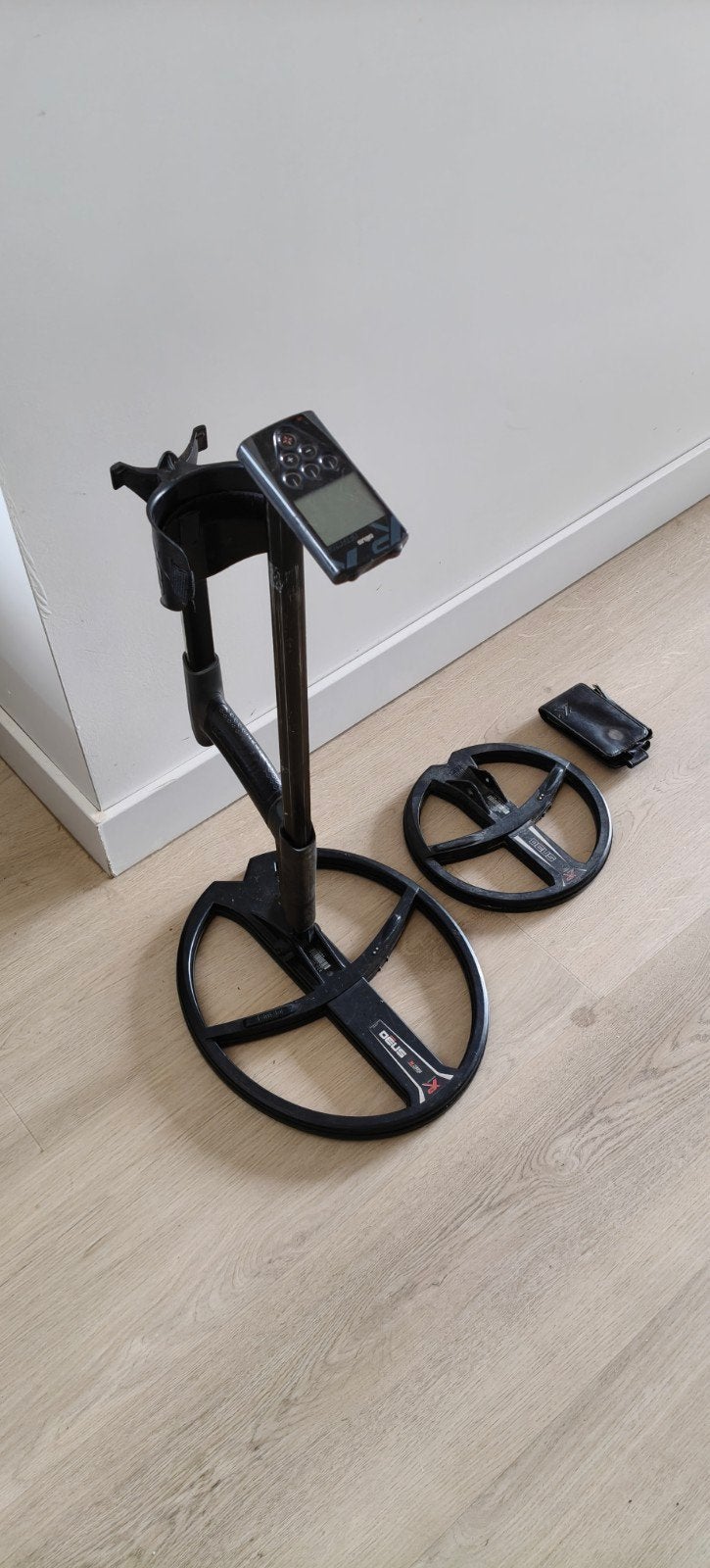 XP Deus metaaldetector met twee zoekschijven en accessoires, Hobby en Vrije tijd, Metaaldetectors, Ophalen of Verzenden, Zo goed als nieuw