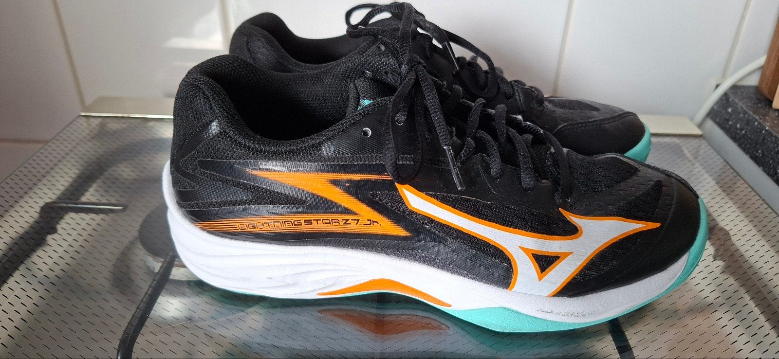 Muzino Zaalschoenen maat 40 Z.G.A.N zie foto's, Sport en Fitness, Ophalen of Verzenden, Zo goed als nieuw, Schoenen