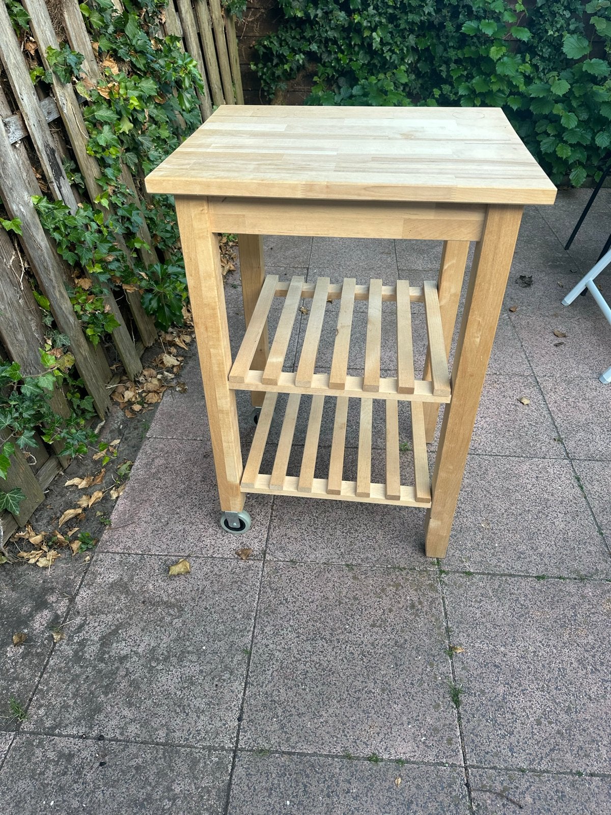 Ikea roltafel - Zo goed als nieuw, Huis en Inrichting, Tafels | Eettafels, Zo goed als nieuw, Minder dan 50 cm, Vierkant, Overige houtsoorten