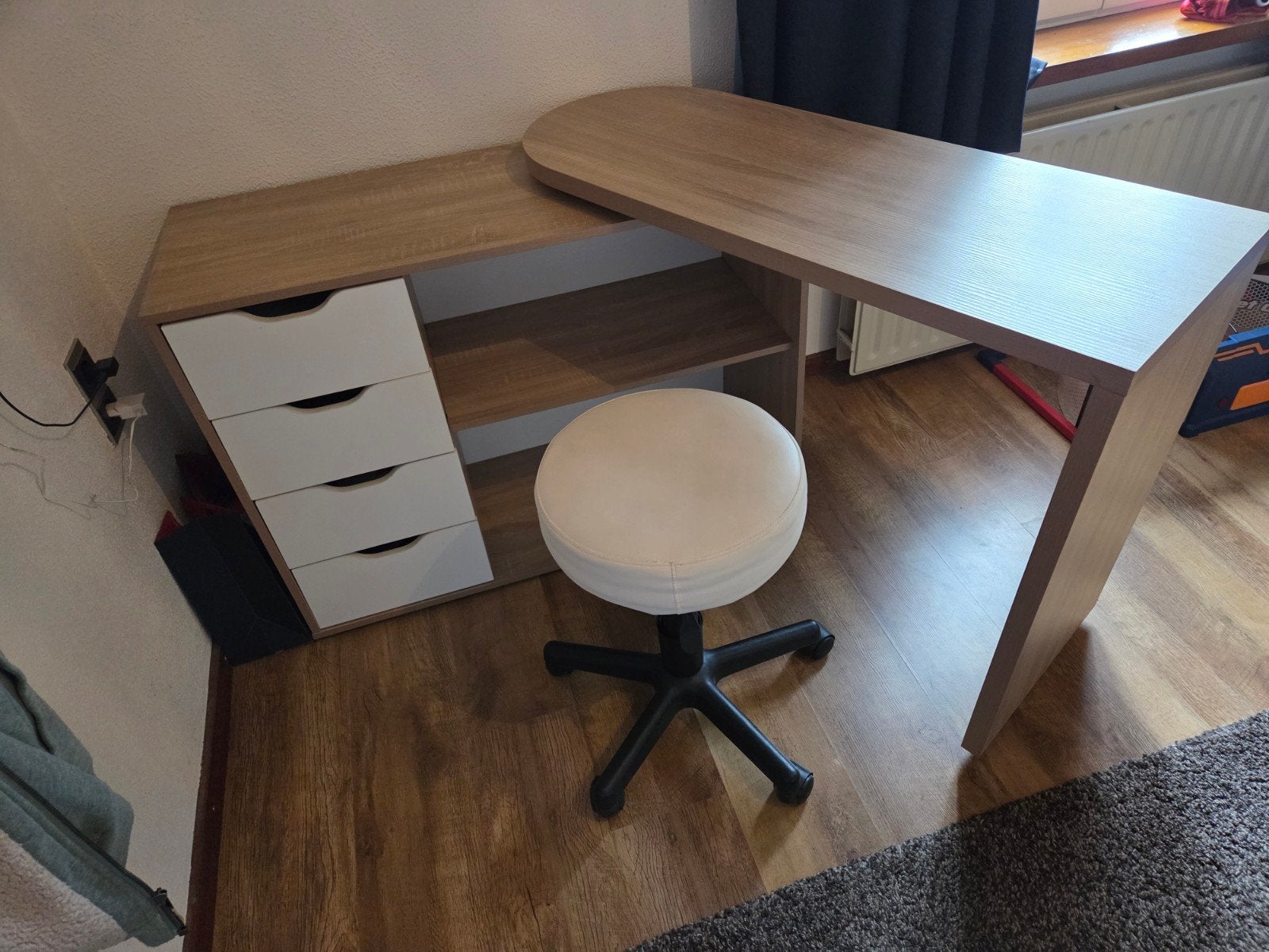 Kinderbureau met krukje - Ideaal voor studie en spel, Ophalen, Zo goed als nieuw, Kinderbureau