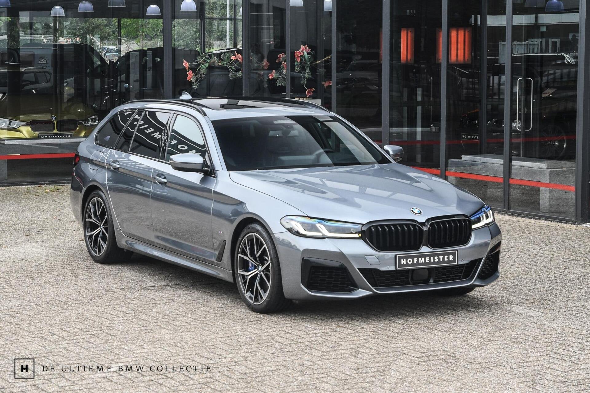 BMW 540i xDrive Touring M-Sport | M-Stoelen! | Pano | Trekh., Auto's, 2000 kg, Leder, Vierwielaandrijving, 2998 cc