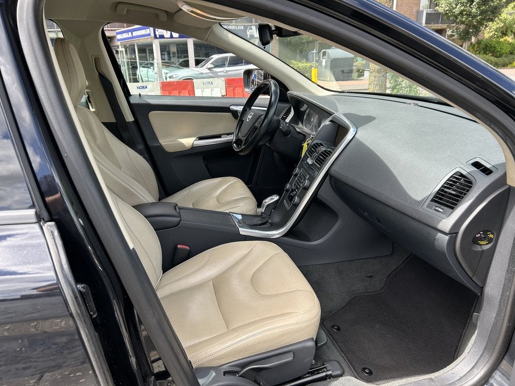 Volvo XC60 2.0 T5 Kinetic navigatie leer airco/ecc, Auto's, Euro 5, Beige, 4 cilinders, 1598 kg