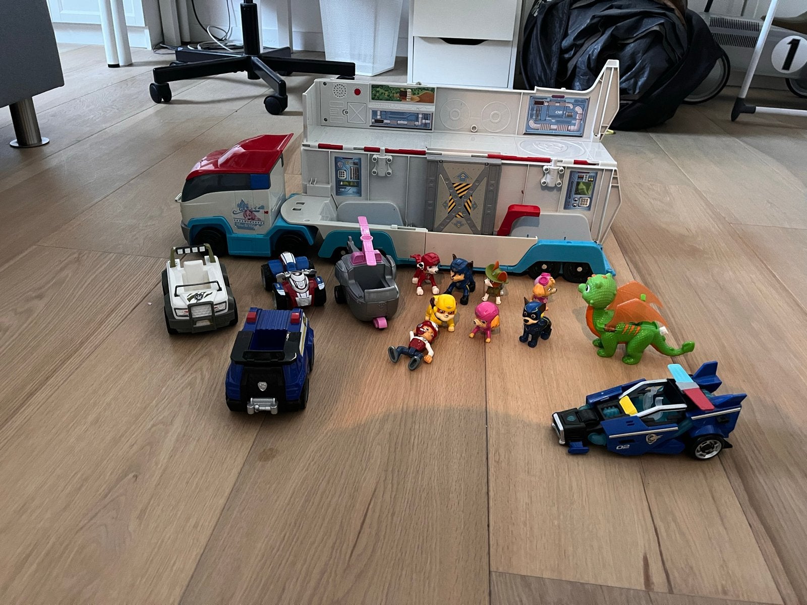 Paw Patrol speelset met voertuigen en figuren, Ophalen of Verzenden, Gebruikt
