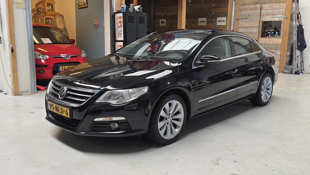 Volkswagen Passat CC 1.8 TSI 160PK Navi, Bluetooth, Trekhaak, Voorwielaandrijving, Euro 5, Stof, 4 cilinders