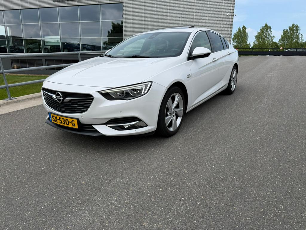 Opel Insignia 1.5 Turbo 140pk Start/stop 2018 Wit, Voorwielaandrijving, 1341 kg, 4 cilinders, 700 kg