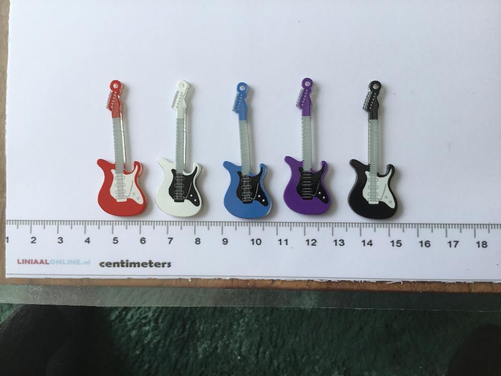 Poppenhuis miniaturen gitaar 22, Ophalen of Verzenden, Nieuw, Poppenhuis