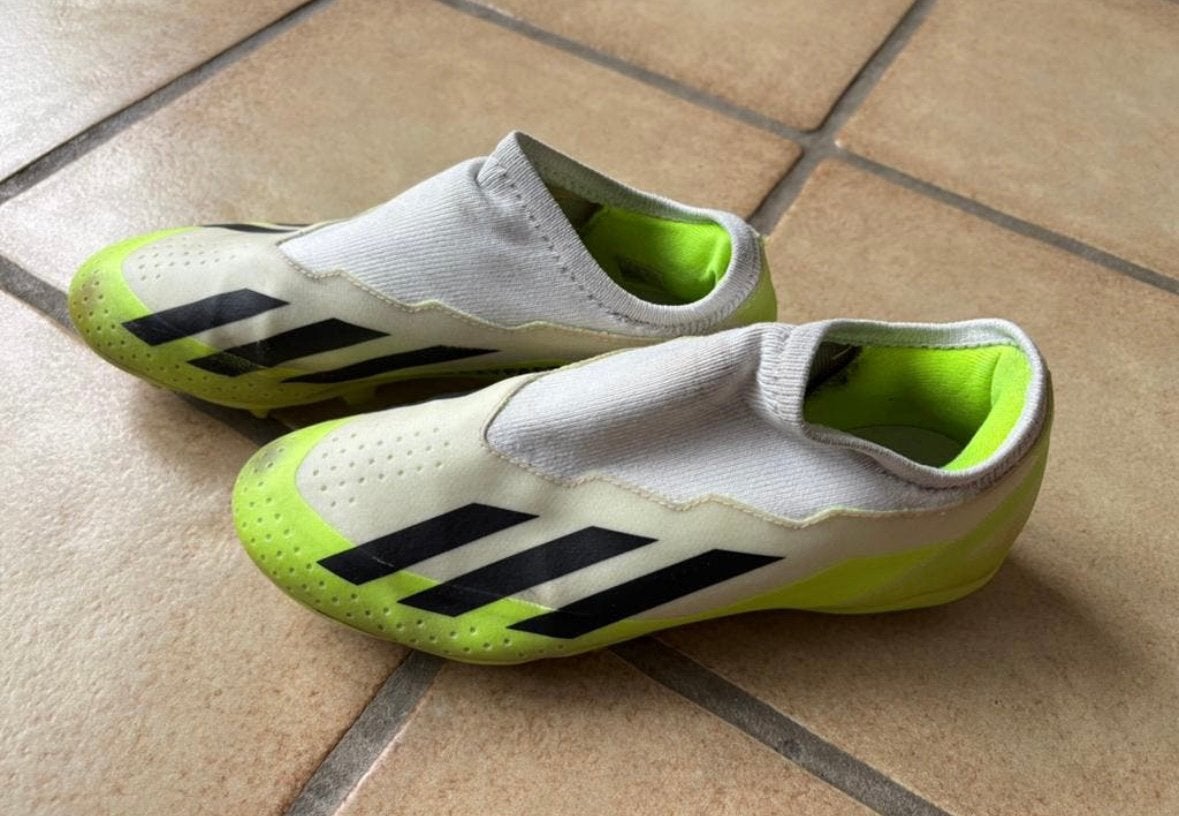 Adidas voetbalschoenen maat 41 1/3, Maat XS of kleiner, Ophalen of Verzenden, Zo goed als nieuw, Schoenen