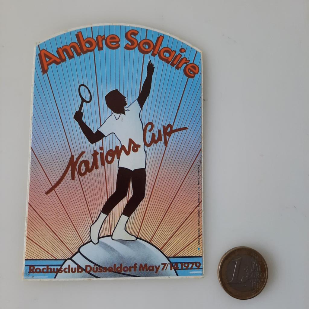 NATIONS CUP oude sticker uit 1979, Sport en Fitness, Tennis, Overige merken, L00, Ophalen of Verzenden, Zo goed als nieuw