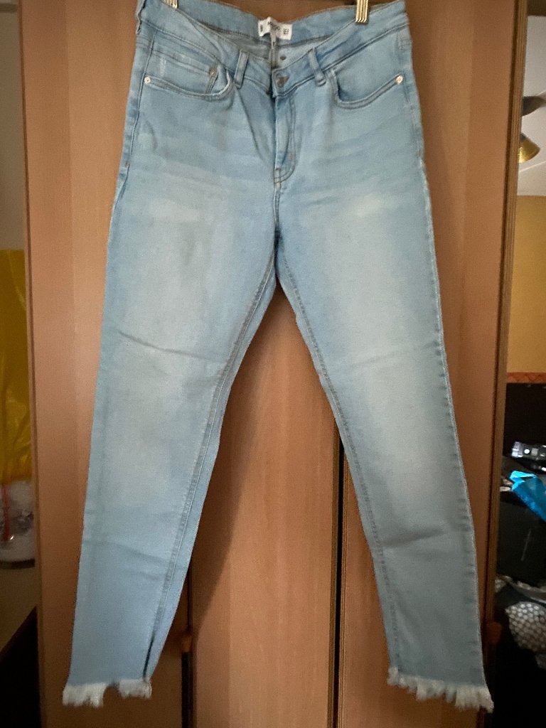 Zgan Lichtblauwe spijkerbroek Mango, Kleding | Dames, Spijkerbroeken en Jeans, Mango, Blauw, Ophalen of Verzenden, Zo goed als nieuw