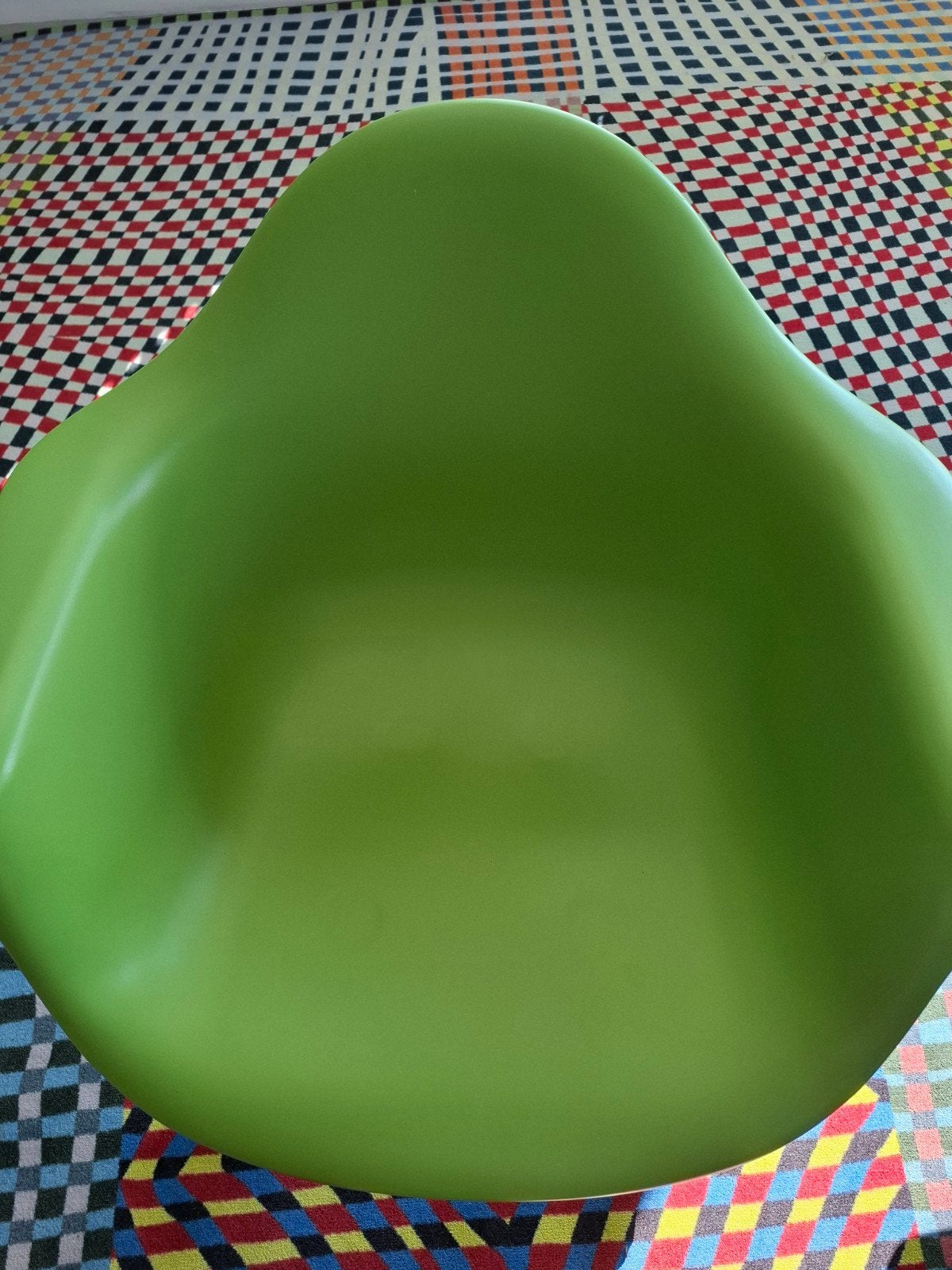 Charles Eames schommelstoel appelgroen, Ophalen