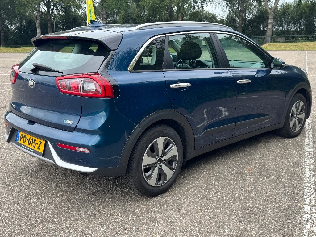 Foto 6 van Kia Niro Hybrid DynamicLine | Automaat | CarPlay | Camera