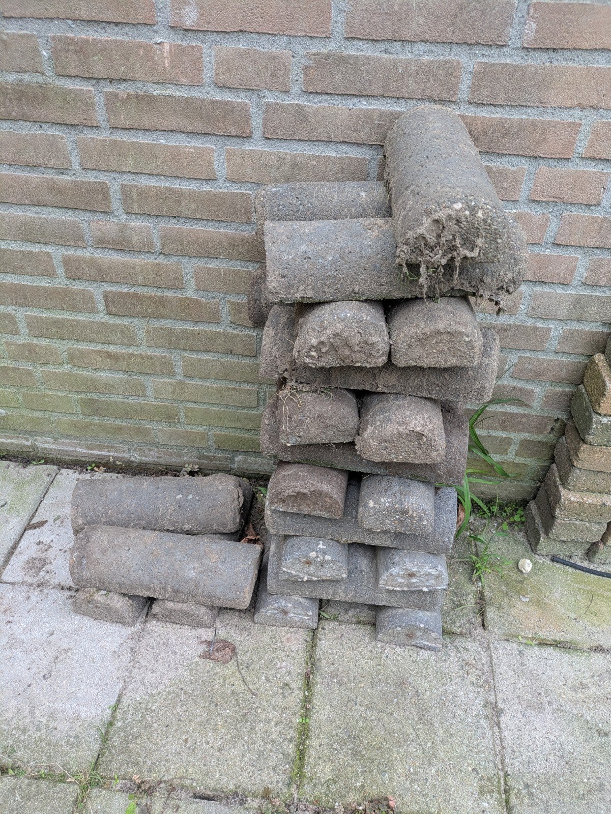 gratis betonnen halve paaltjes voor tuin of oprit, Ophalen, Gebruikt, Minder dan 100 cm, Overige typen