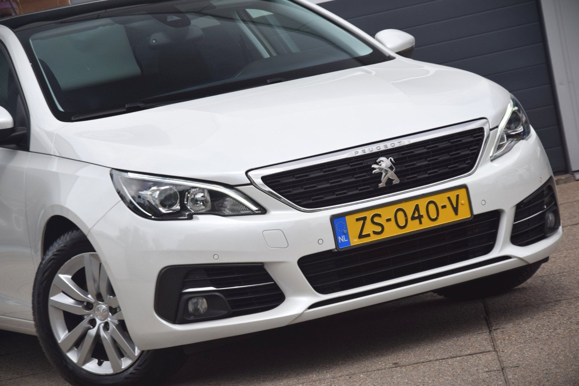 Peugeot 308 SW 1.2 PureTech Blue Lease Executive PANORAMADAK, Auto's, Peugeot, Voorwielaandrijving, Stof, Gebruikt, 1199 cc