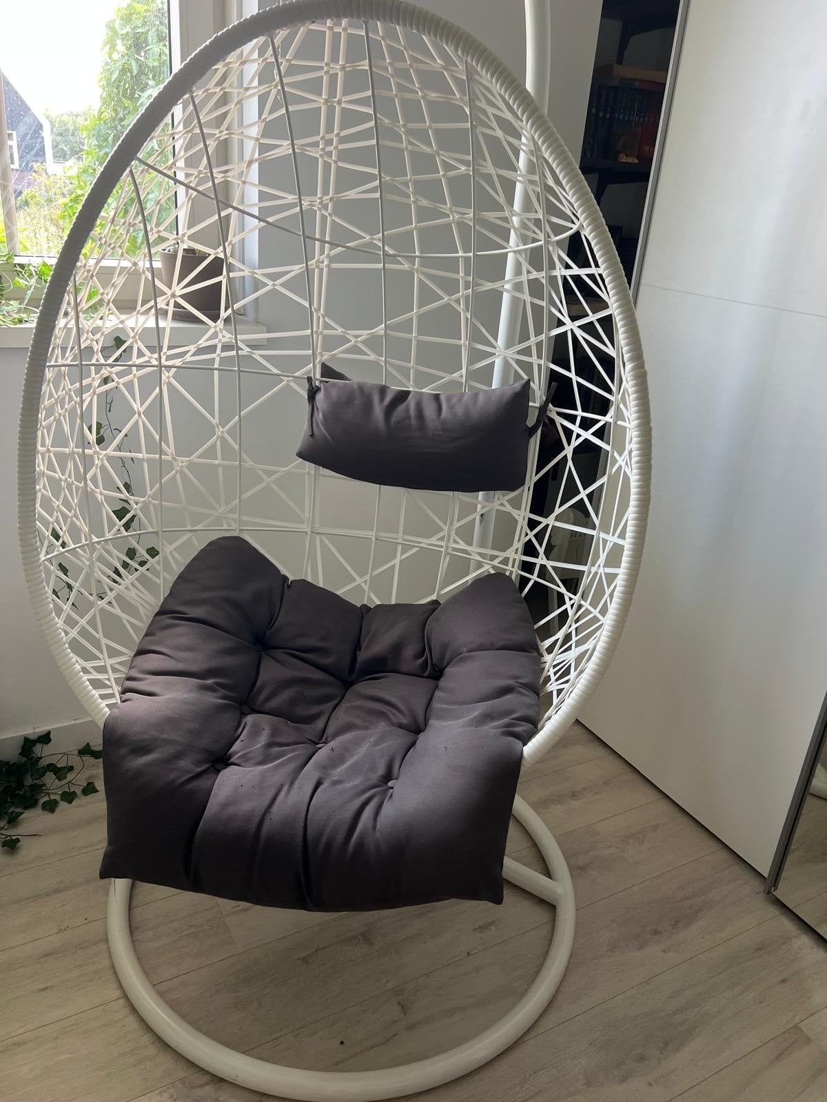 Hangstoel egg chair met kussens en standaard, Huis en Inrichting, Ophalen, Gebruikt, Wit, Metaal