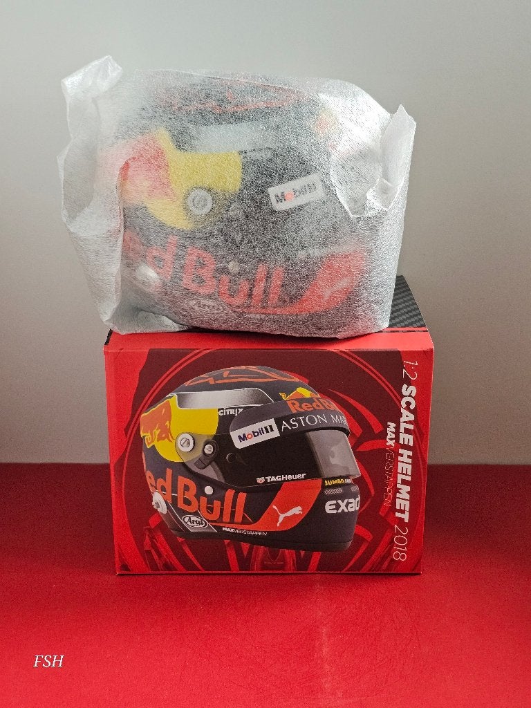 Helm 1:2 Max Verstappen # 33, season 2018. <GLOEDNIEUW>, Ophalen of Verzenden, Nieuw, Formule 1