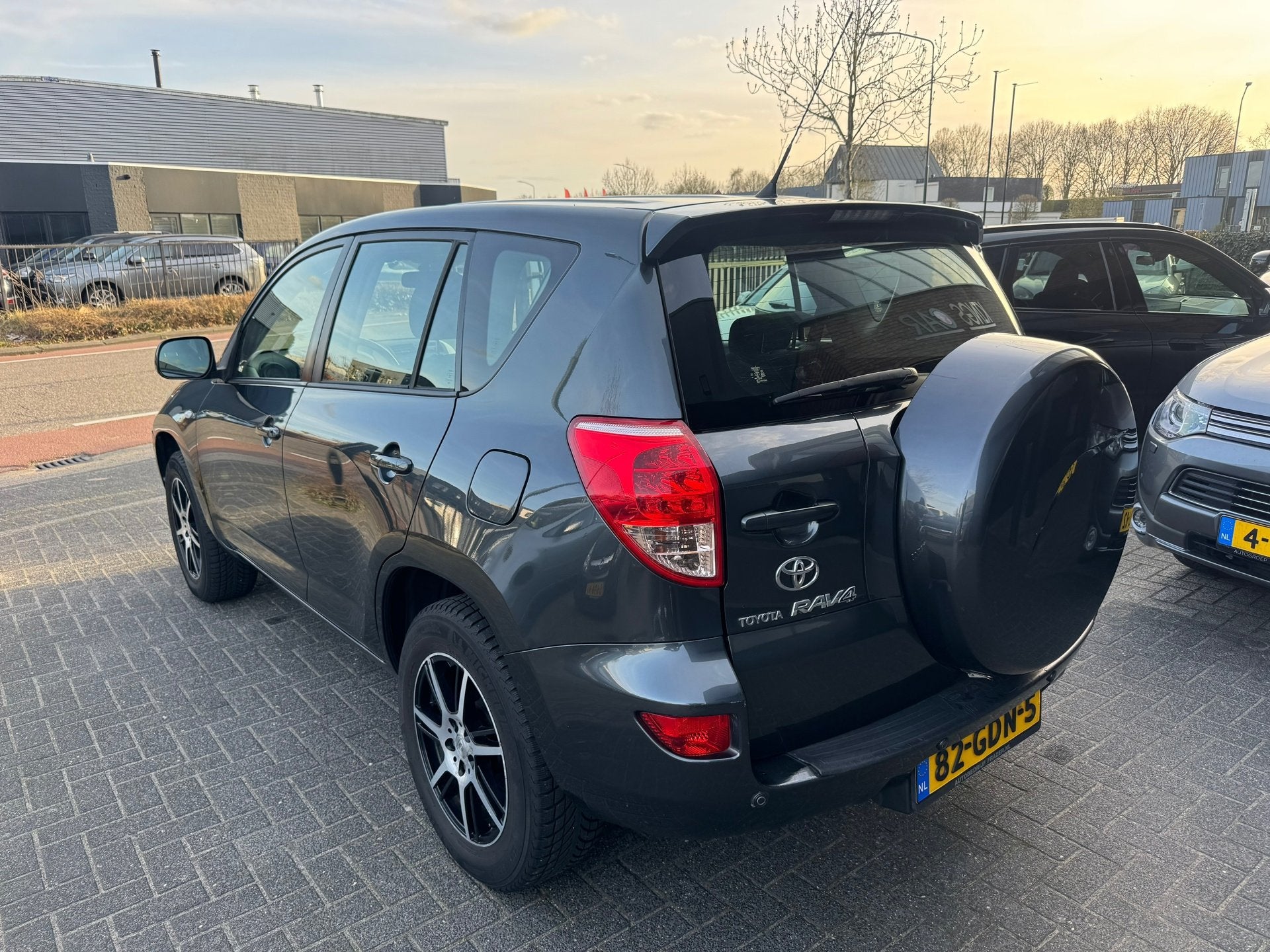Toyota RAV4 2.0 VVTi Sol 4X4 AUTOMAAT CLIMA TREKHAAK CRUISE, Auto's, Automaat, 1998 cc, Gebruikt, 4 cilinders