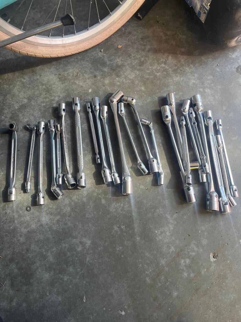 23 stuks Kniesleutels - Diverse maten, Ophalen of Verzenden, Gebruikt