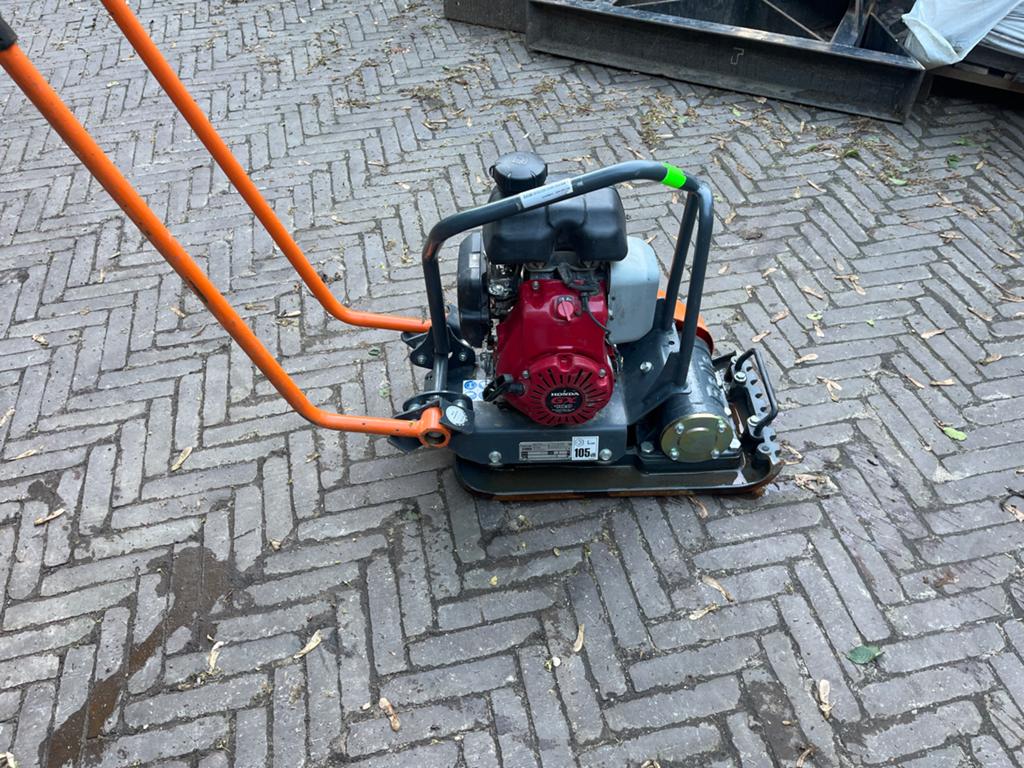 Belle trilplaat LC3226 - Krachtige verdichting voor uw proje, Ophalen of Verzenden, Gebruikt