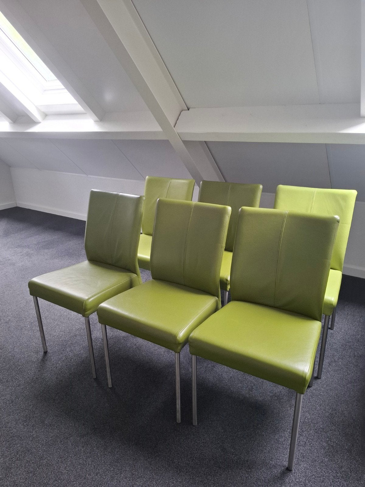 Set van 6 groene eetkamerstoelen - modern design, Huis en Inrichting, Stoelen, Ophalen, Overige kleuren, Zo goed als nieuw, Modern