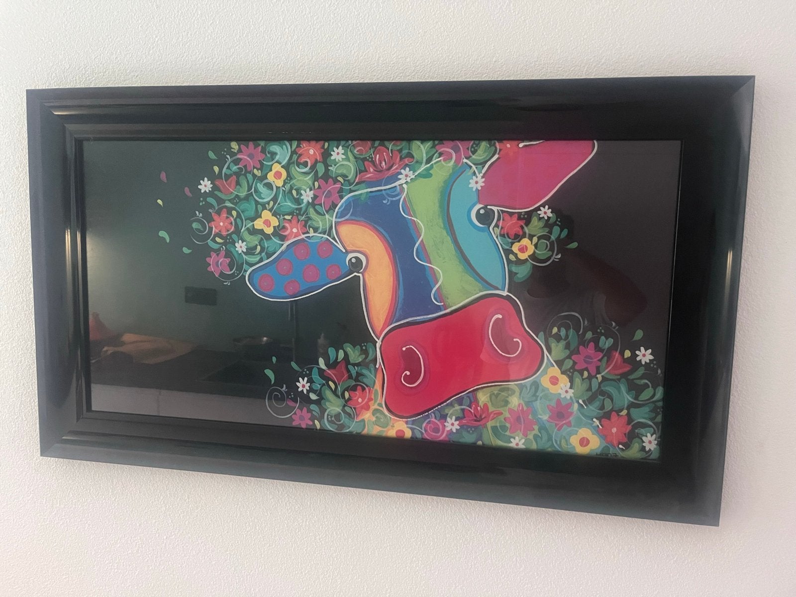 Kleurrijk Schilderij Koe met Bloemen - inclusief lijst, Ophalen of Verzenden, Print, Overige materialen, Dieren