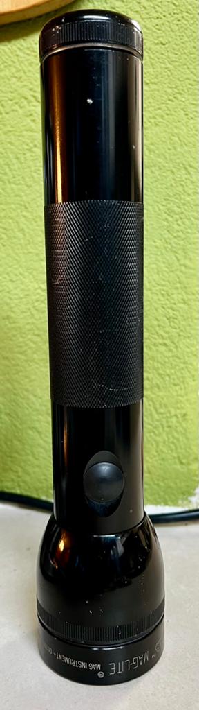 Vintage Maglite zaklamp 2D, 26 cm, uit +- 1993, Caravans en Kamperen, Zaklampen, Gebruikt, Accu, Ophalen of Verzenden