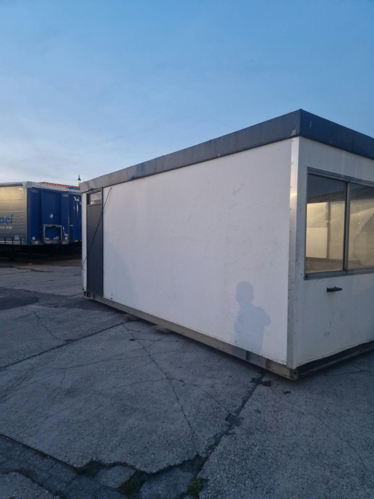 6x3 unit met veel ramen 500 euro, Ophalen of Verzenden