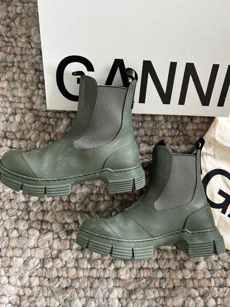 Toppers in nieuwstaat verkerende Ganni chelsea boots 36, Ganni, Ophalen of Verzenden, Zo goed als nieuw, Groen