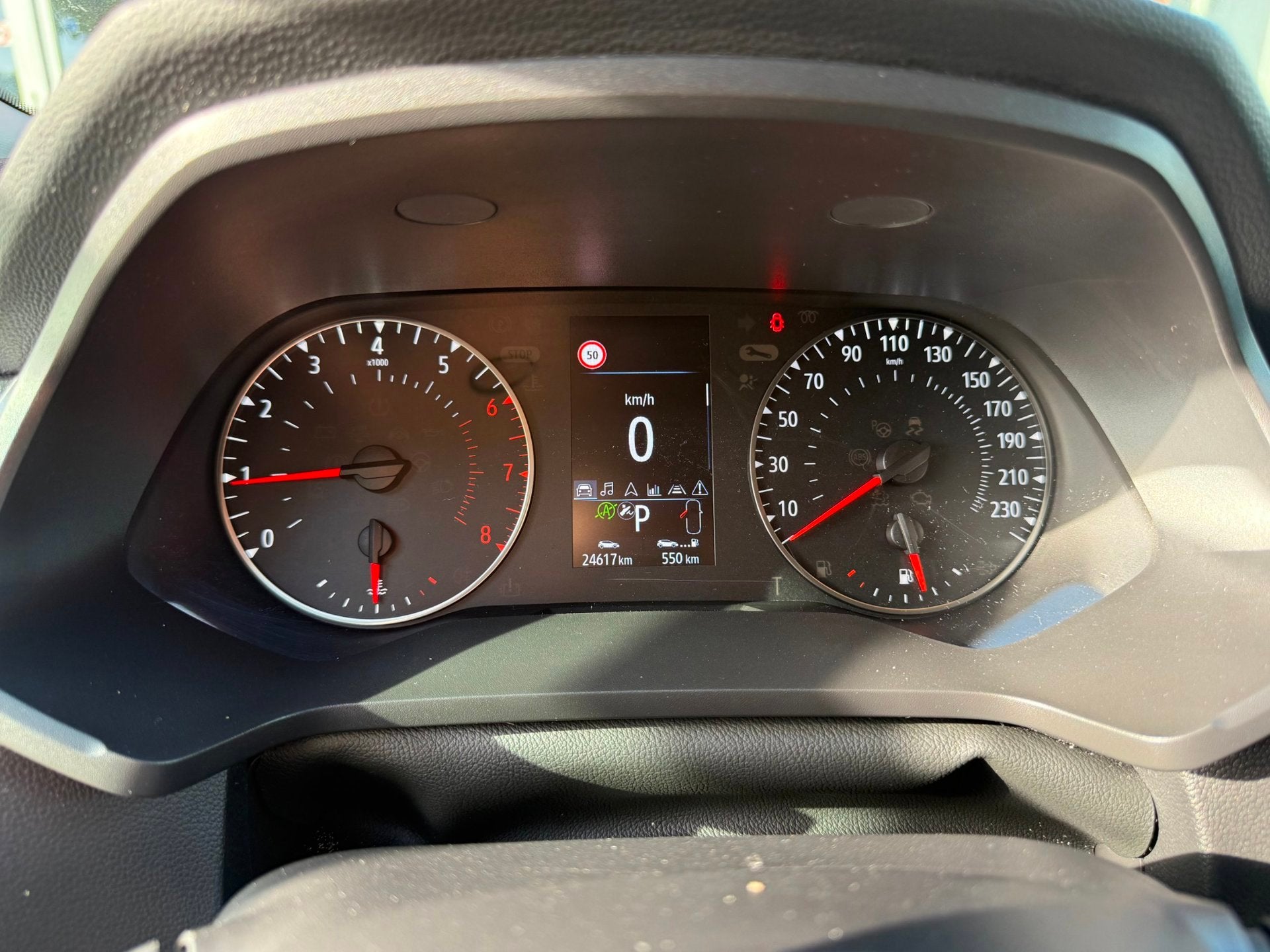 Foto 19 van Renault CAPTUR 1.3 TCe 130 Zen Automaat