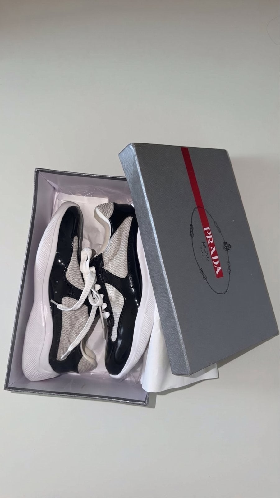 Prada Sneakers Zwart/Wit - Zo goed als nieuw, Zwart, Ophalen of Verzenden, Sneakers of Gympen, Zo goed als nieuw