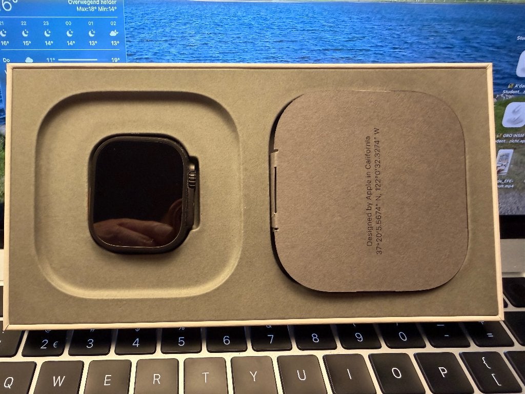 Foto 7 van Apple watch ULTRA 3 Titanium