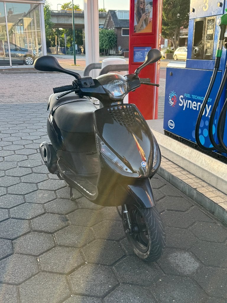 Piaggio zip 50cc 4t 2v - let op laatste 2 fotos!, Fietsen en Brommers, Scooters | Piaggio, Ophalen, Gebruikt, Zip, Benzine