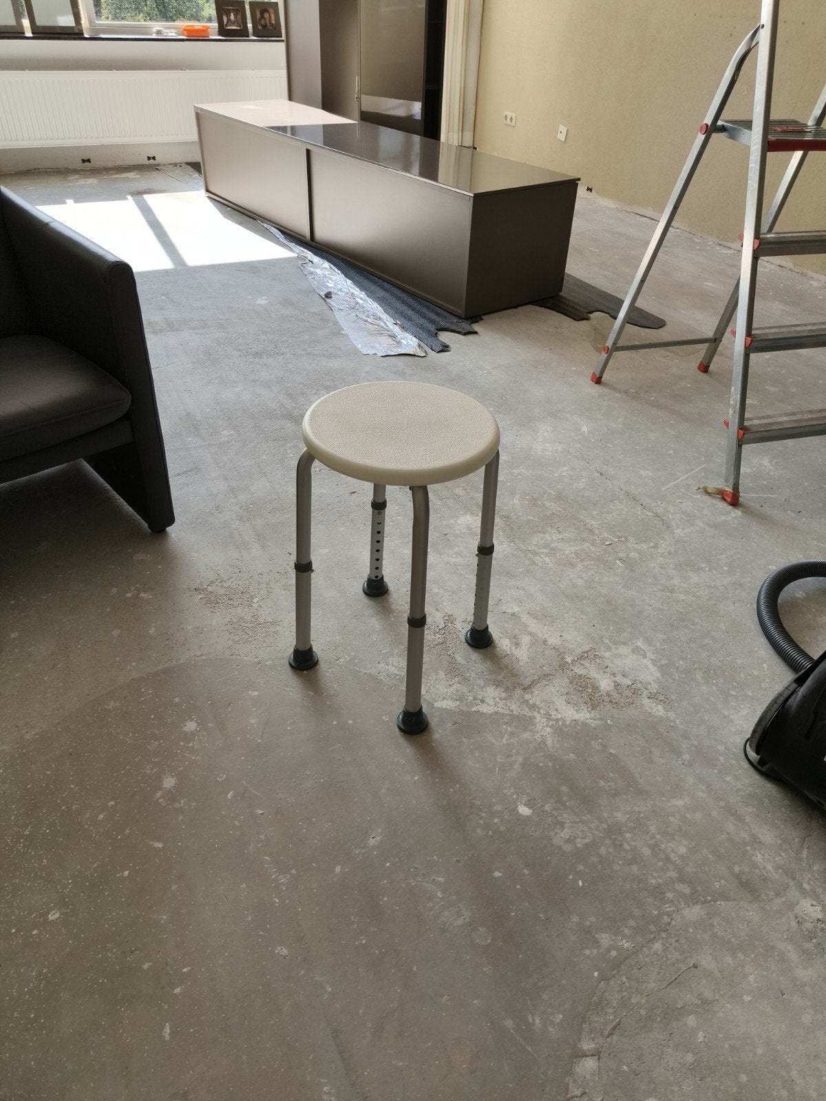 In hoogte verstelbare kruk, Huis en Inrichting, Ophalen, In hoogte verstelbaar, Gebruikt, Kunststof